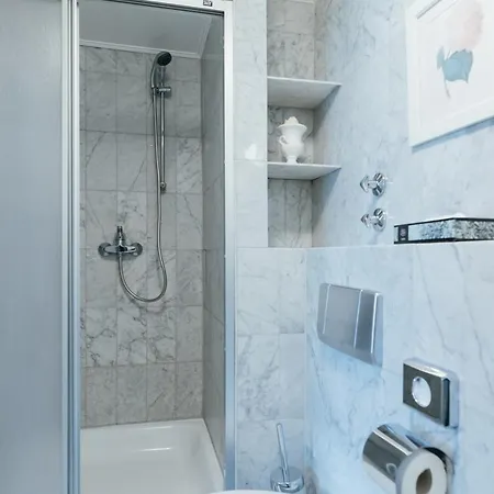 Szálloda Kleine In Ruhiger Stadtlage 3*